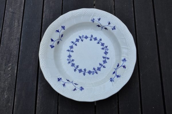 Assiette en faïence de Saint Amand les Eaux