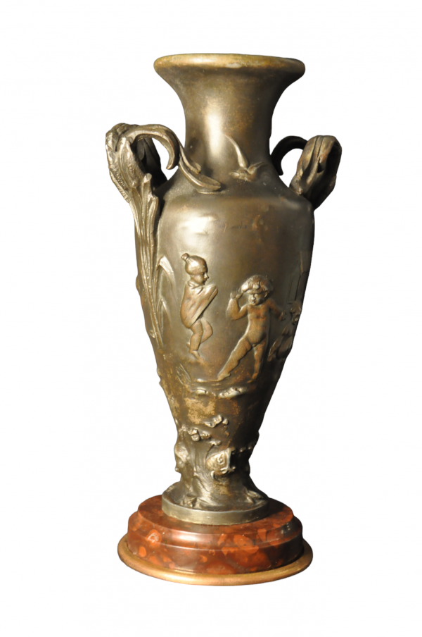 Vase XIXe Siècle décors d'angelots joueurs-XIXe Siècle  Emile Rey