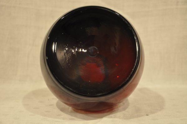 Superbe vase  boule en verre  bordeaux  – Image 5