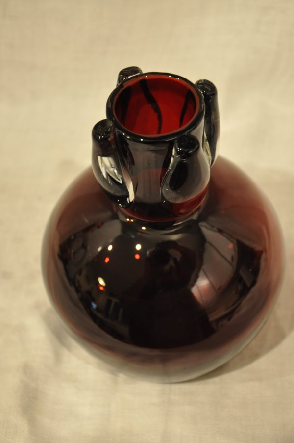Superbe vase  boule en verre  bordeaux  – Image 2