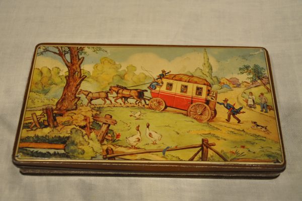 Ancienne boîte de chocolat en tôle Kwatta le Bois d'Haine années 70
