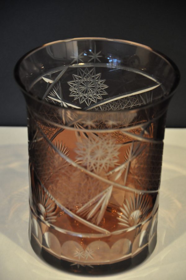 Vase ancien en cristal taillé