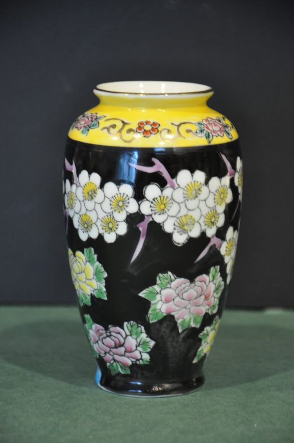 VASE EN PORCELAINE POLYCHROME JAPONAISE  – Image 6