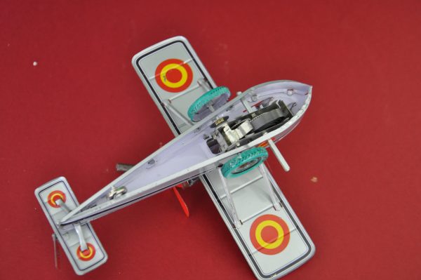ANCIEN JOUET EN TOLE AVION  A HELICE MECANIQUE – Image 4