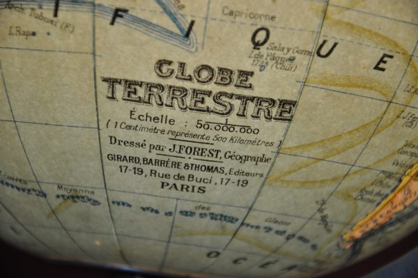 Globe terrestre en verre et aluminium retro lumineux "girard barrere &thomas – Image 6
