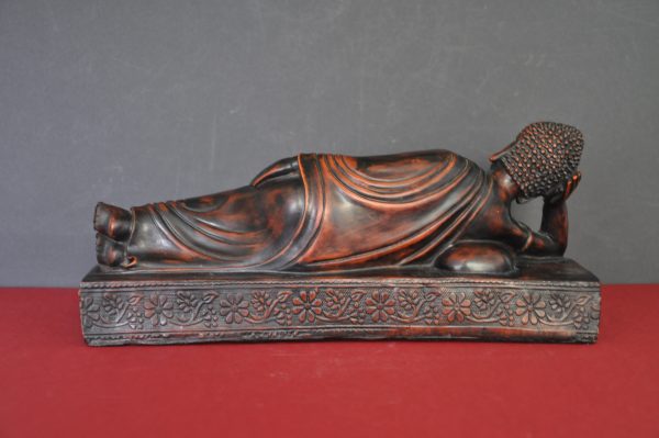 Statue de Bouddha Allongé en Parinirvana en résine – Image 8