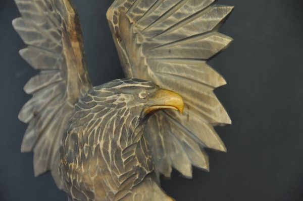 AIGLE  UKRAINIEN EN  BOIS SCULTE A LA MAIN – Image 7