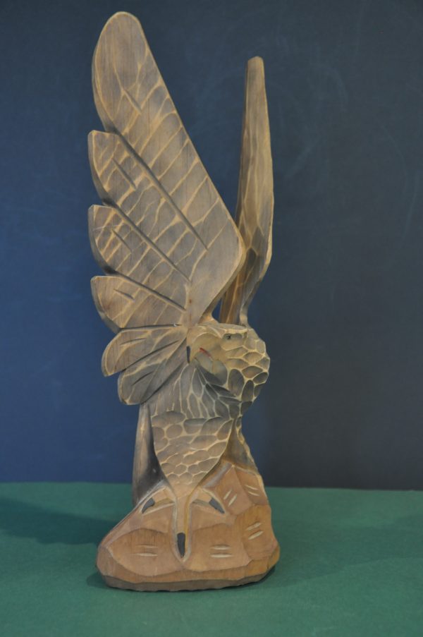 Aigle Ukrainien en bois  Sculpté à la Main – Image 3