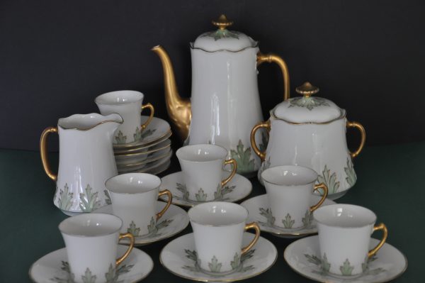 Service à café en porcelaine de Limoges