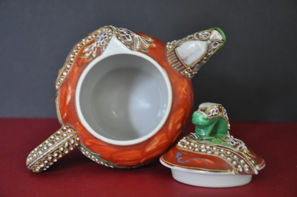 Théière japonaise en porcelaine XXeme  -  décor Dragon – Image 3