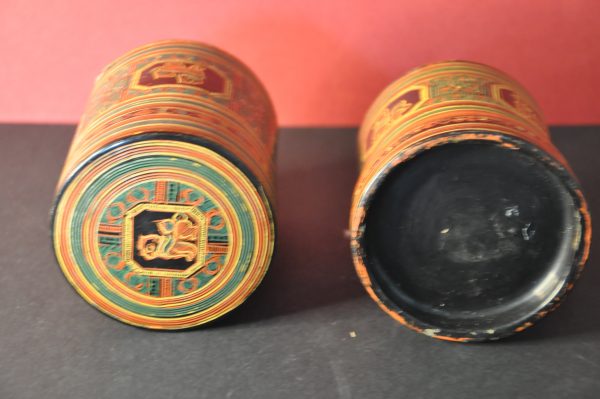Boîte à thé cylindrique en laque rouge- Art asiatique – Image 6