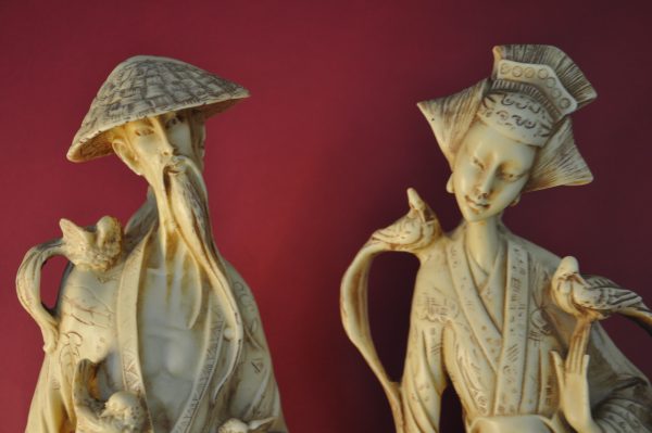Paire de statues chinoises sculptées en résine - ART ASIATIQUE – Image 4