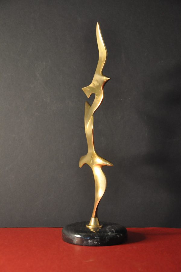 Sculpture en laiton massif  représentant des mouettes en vol. années 50 – Image 5