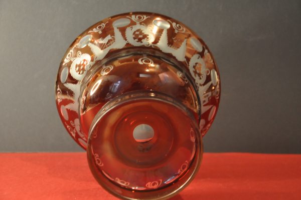 Coupe en cristal de Bohème gravé, couleur rubis. – Image 4
