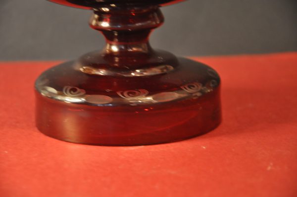Coupe en cristal de Bohème gravé, couleur rubis. – Image 3