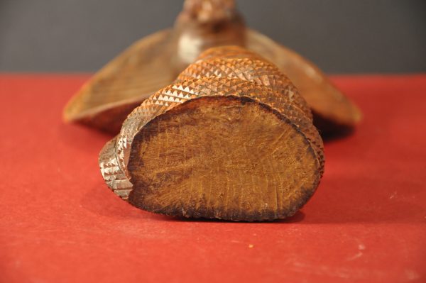 Sculpture en bois d'un cobra royal. – Image 4