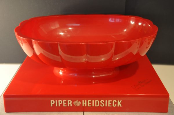 Vasque à champagne Piper-Heidsieck , création originale de Jaime Hayon