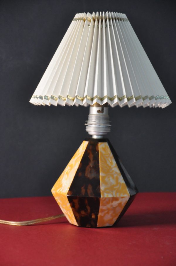 Lampe de table vintage en bakélite