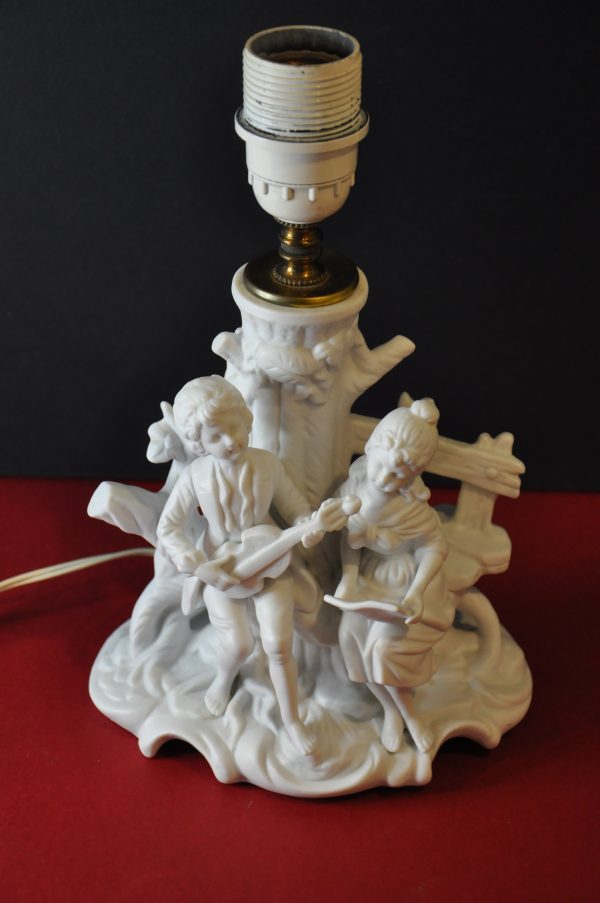 Lampe en Biscuit de Porcelaine - Scène Romantique – Image 9