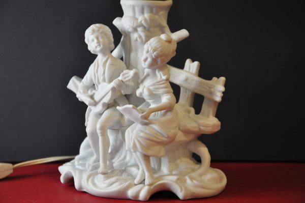 Lampe en Biscuit de Porcelaine - Scène Romantique – Image 8