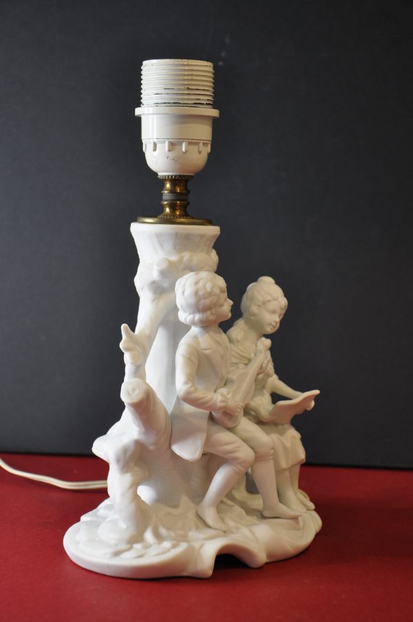 Lampe en Biscuit de Porcelaine - Scène Romantique – Image 6