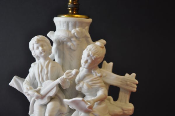 Lampe en Biscuit de Porcelaine - Scène Romantique – Image 5