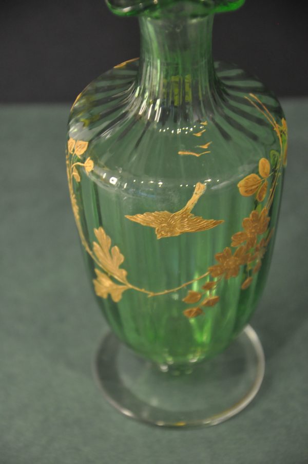 Paire de carafon en Cristal  vert emaillé d'or art nouveau  (Montjoie ? 1839-1916) – Image 8