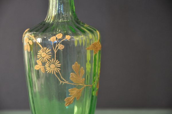 Paire de carafon en Cristal  vert emaillé d'or art nouveau  (Montjoie ? 1839-1916) – Image 5
