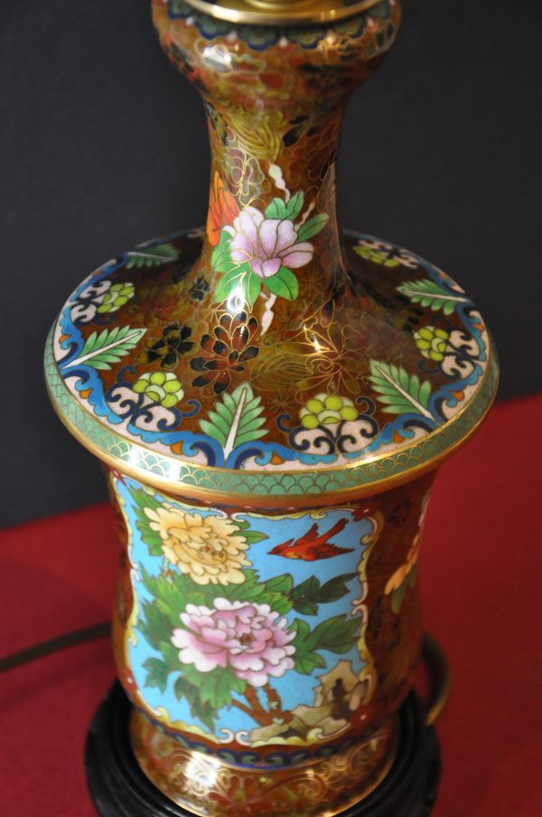 pied de lampe chinois en émail cloisonné - Décor floral et oiseaux grues – Image 3