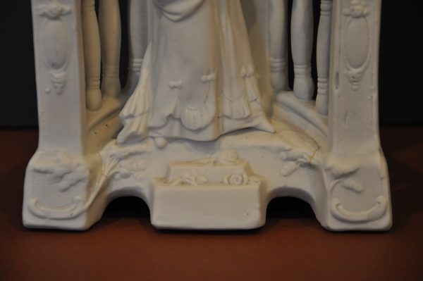 ANCIENNE BOUQUETIERE EN BUISCUIT DE PORCELAINE – Image 5