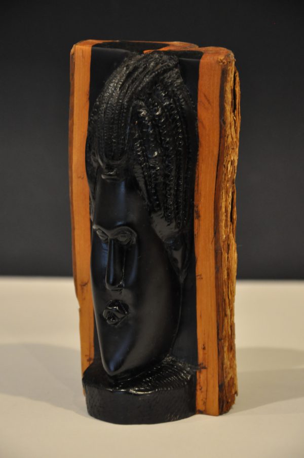 Magnifique tête africaine sculptée, en bois dense – Image 7