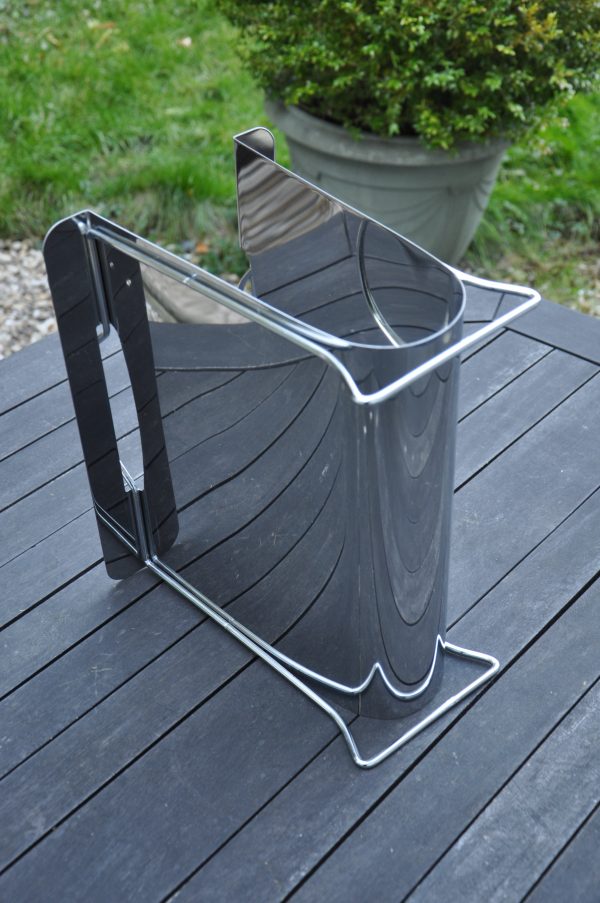 Porte-revues ou porte-vinyles en inox , du designer française Maria Pergay, – Image 3