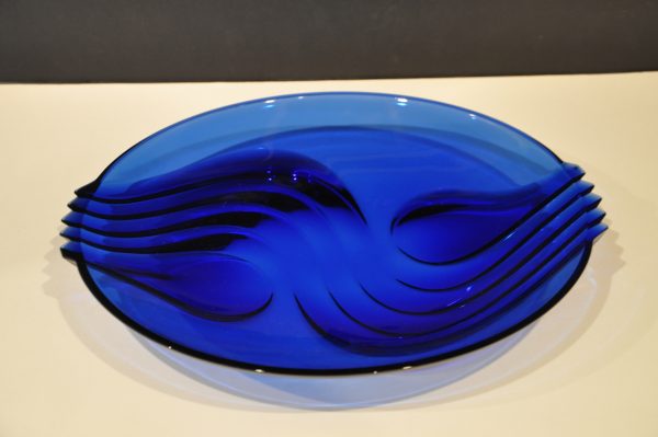 Plat  vintage Luminarc bleu cobalt - Pièce unique des années 70