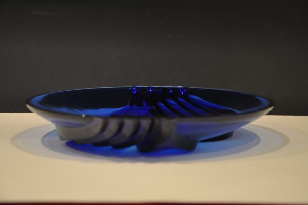 Plat  vintage Luminarc bleu cobalt - Pièce unique des années 70 – Image 5