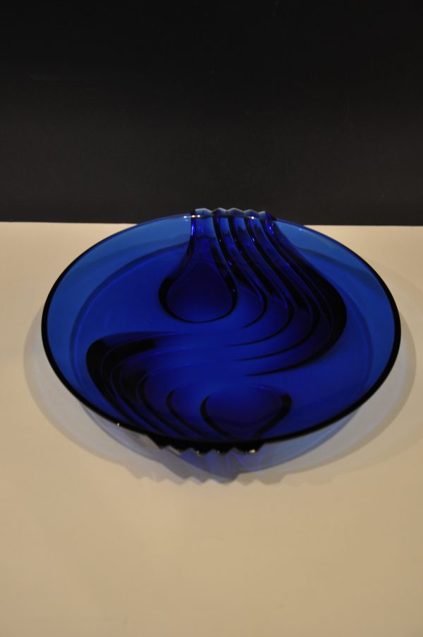 Plat  vintage Luminarc bleu cobalt - Pièce unique des années 70 – Image 4