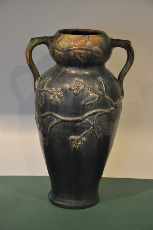 Vase Art Nouveau de Strasbourg en terre cuite