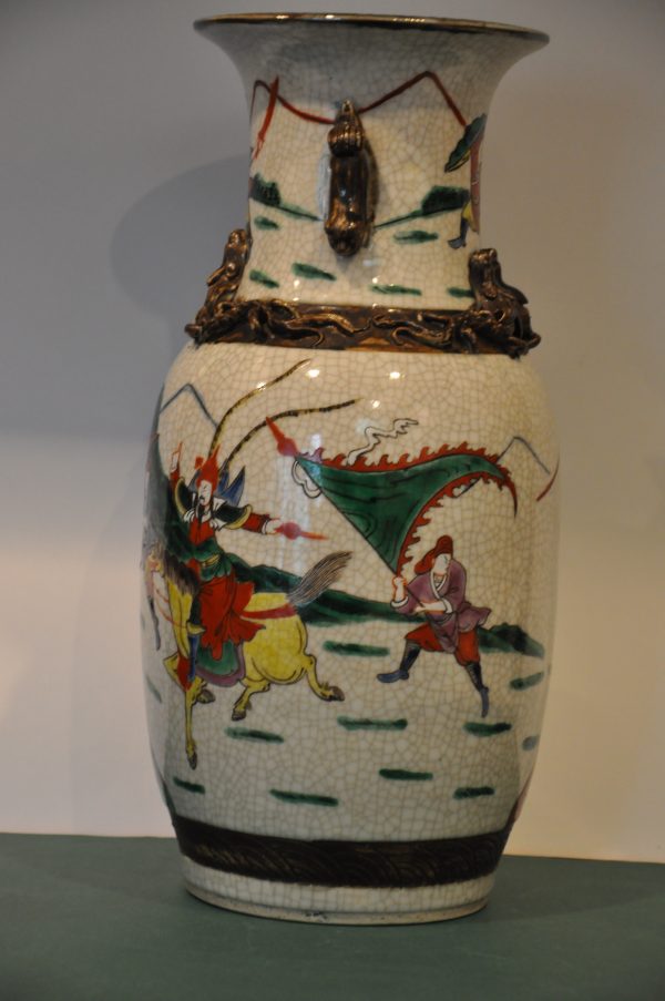 Vase balustre canton ancien en émail craquelé de la Famille Verte – Image 13