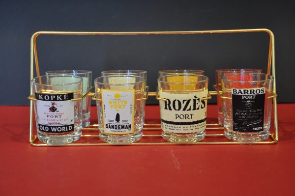 Ensemble vintage de 8 verres à Porto avec publicité dans son panier en metal dor – Image 6